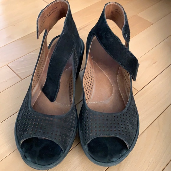 Clark’s Sandals - Picture 1 of 3